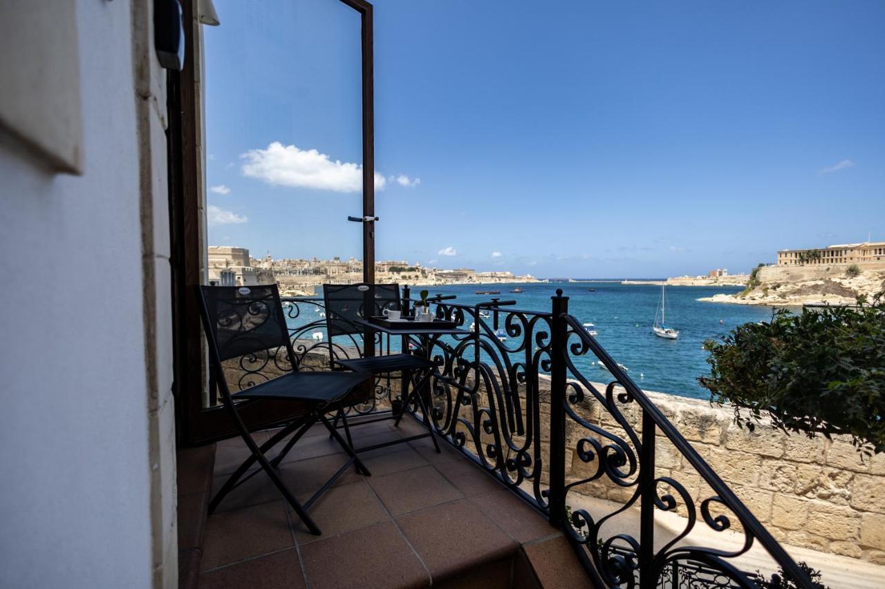 Blue Eye - Waterfront Home In A Scenic Location 比尔古 外观 照片